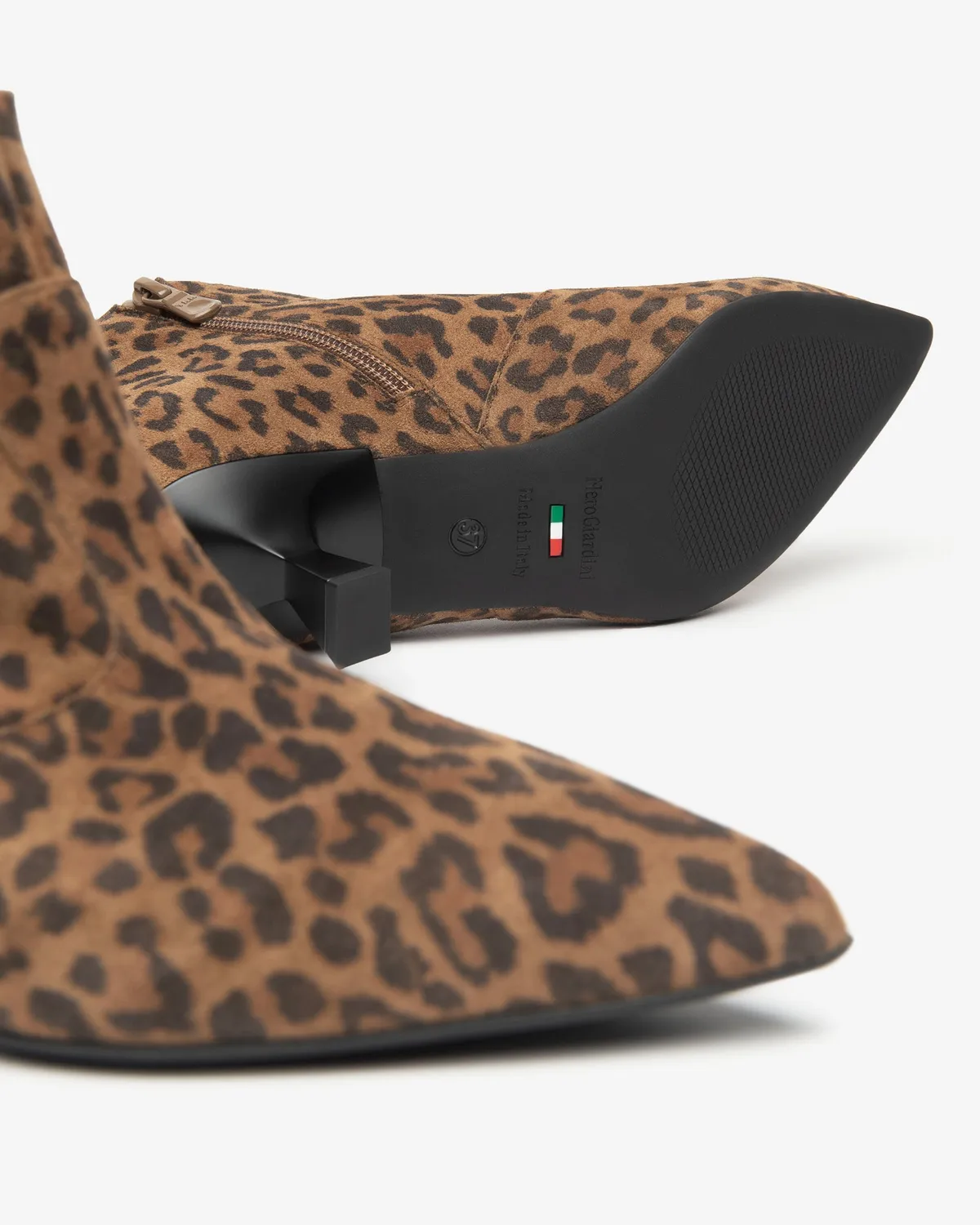 NeroGiardini botine dama piele intoarsa animal print