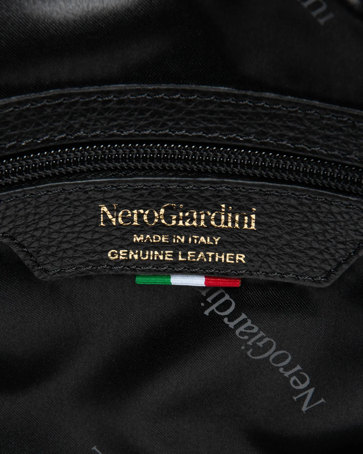 NeroGiardini geanta piele dama bauletto catarame aurii