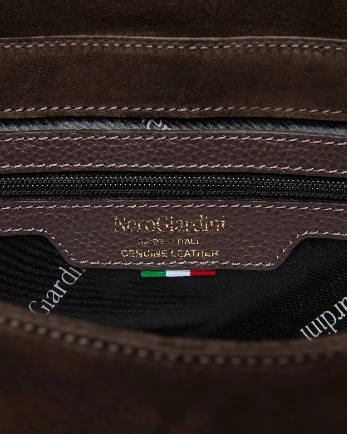 NeroGiardini geanta crossbody piele intoarsa