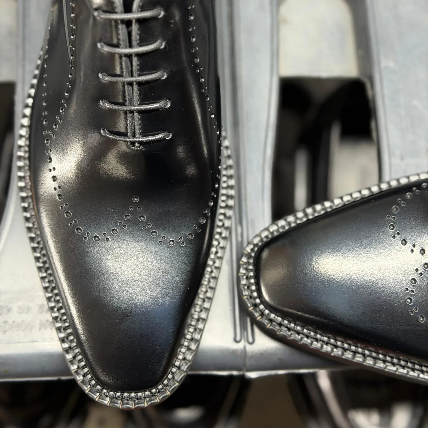 Lucas Shoes Elegant 906 pantofi barbati negru semilac piele