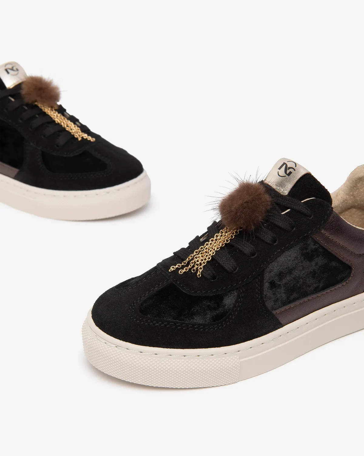 NeroGiardini adidasi fete piele naturala cu pom-pom 30-39