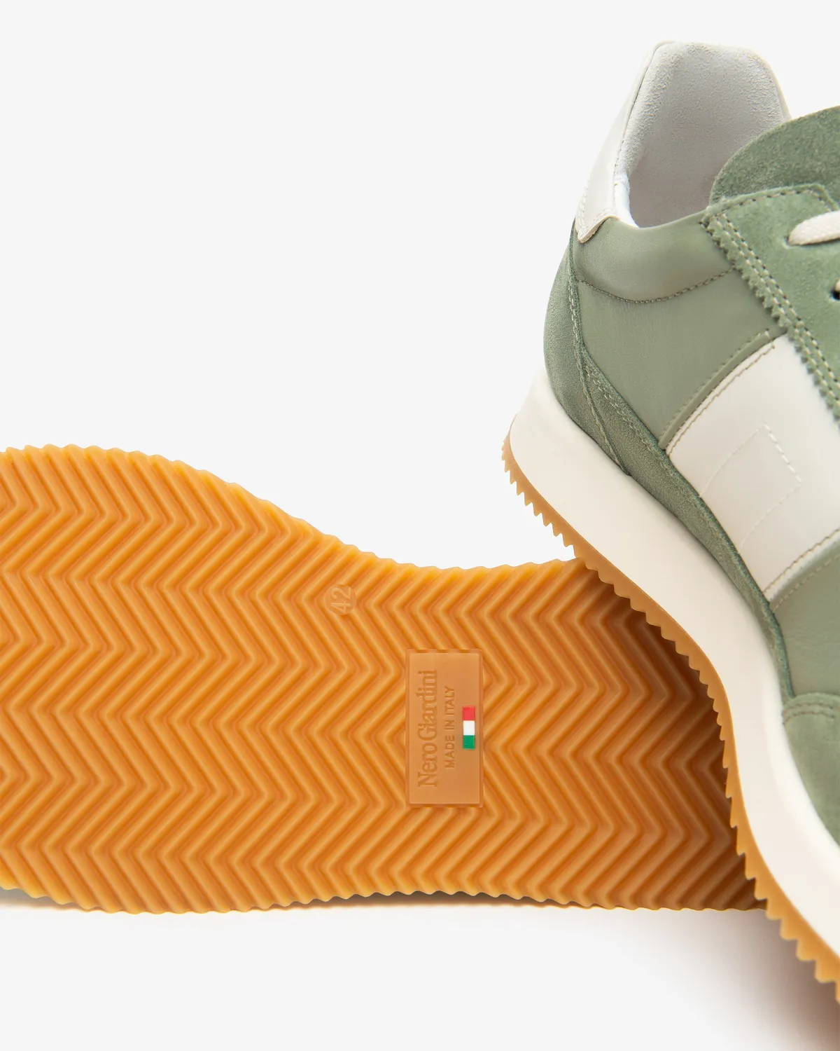 Sneakers barbati NeroGiardini piele nabuc vara