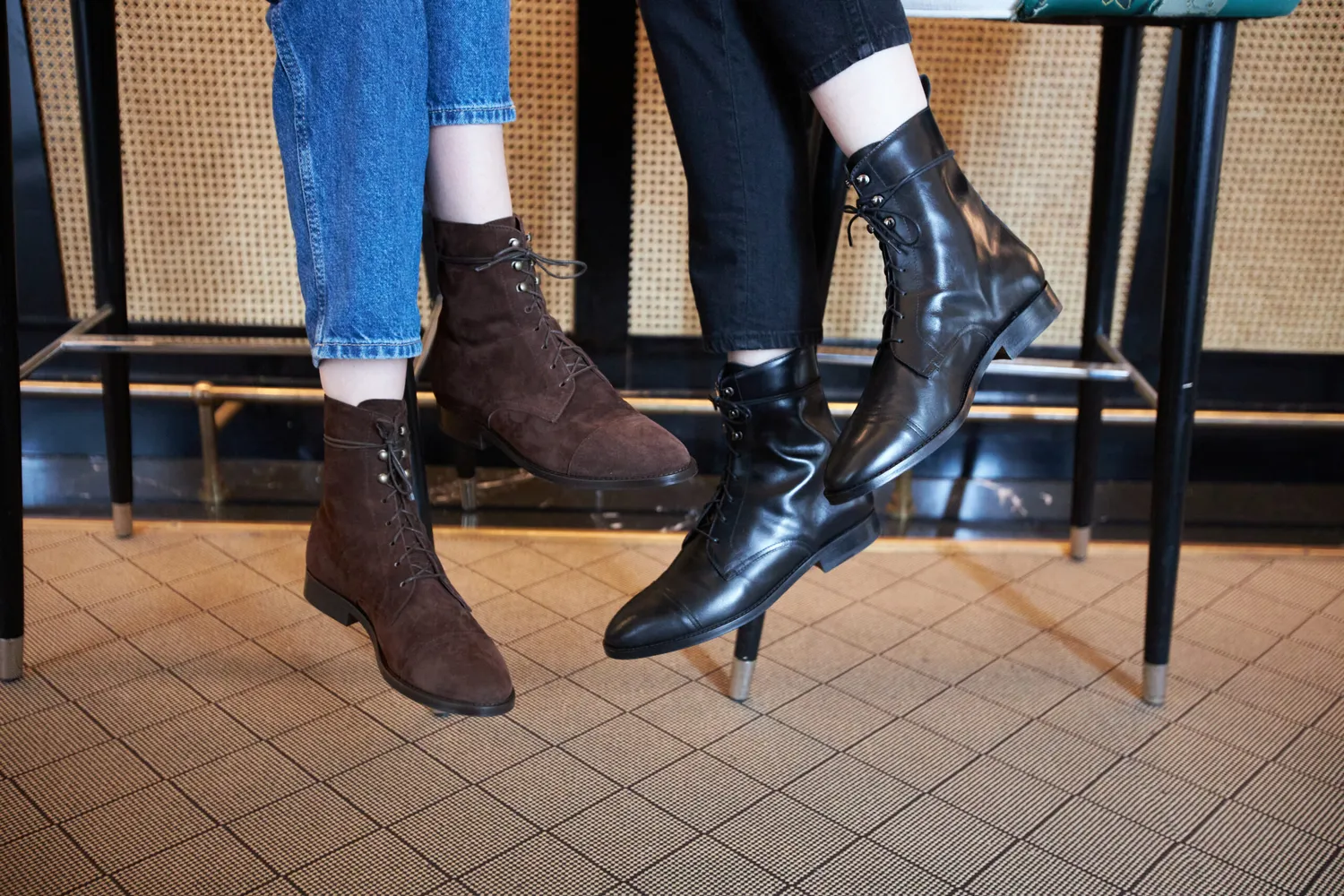 Cecilia Bringheli Eva ghete piele neagra cu siret
