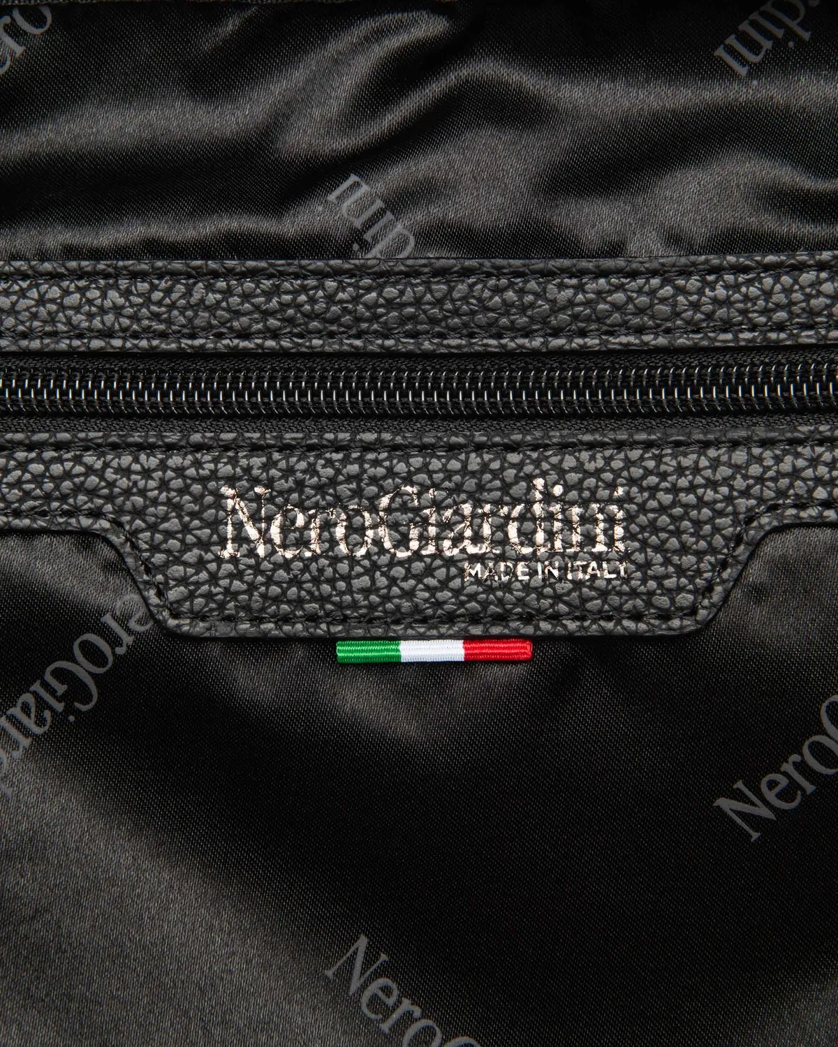 NeroGiardini borseta barbati material tehnic