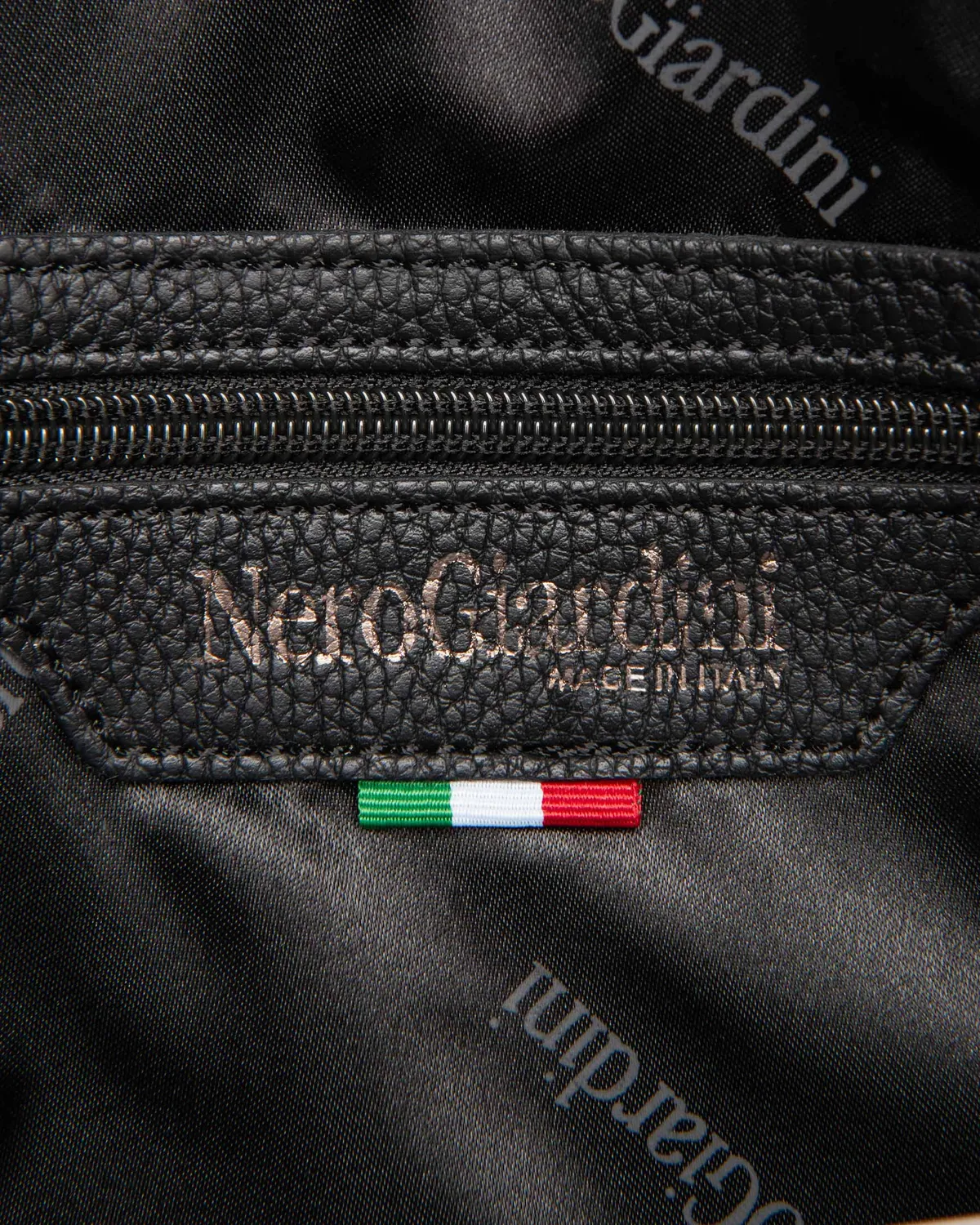 NeroGiardini Borseta Barbati Piele pentru Umar