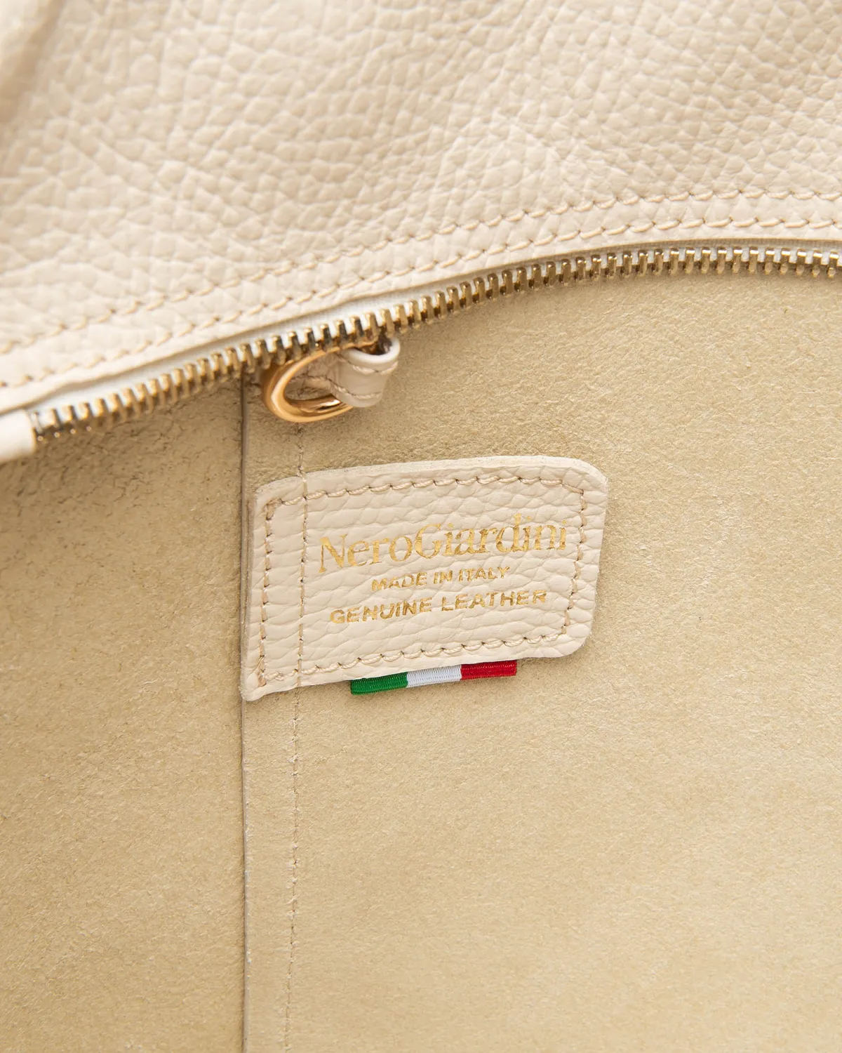 Geanta shopping NeroGiardini piele naturala de umar