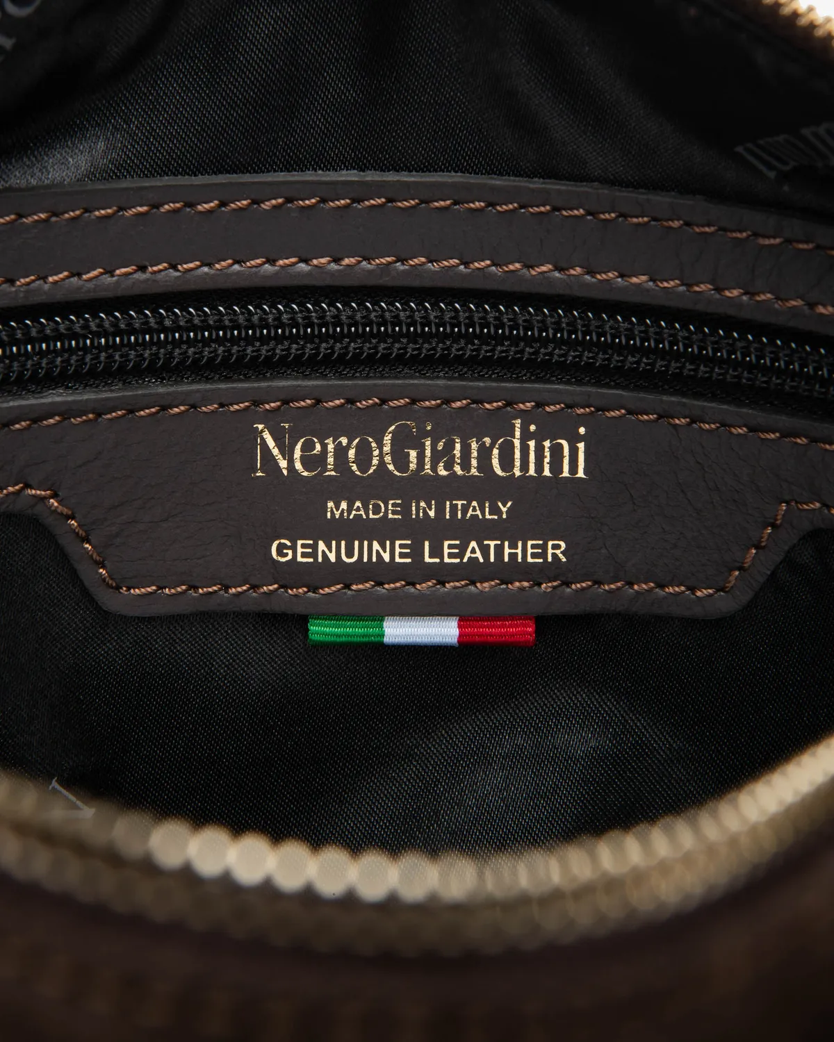 NeroGiardini geantă piele crossbody ciucuri