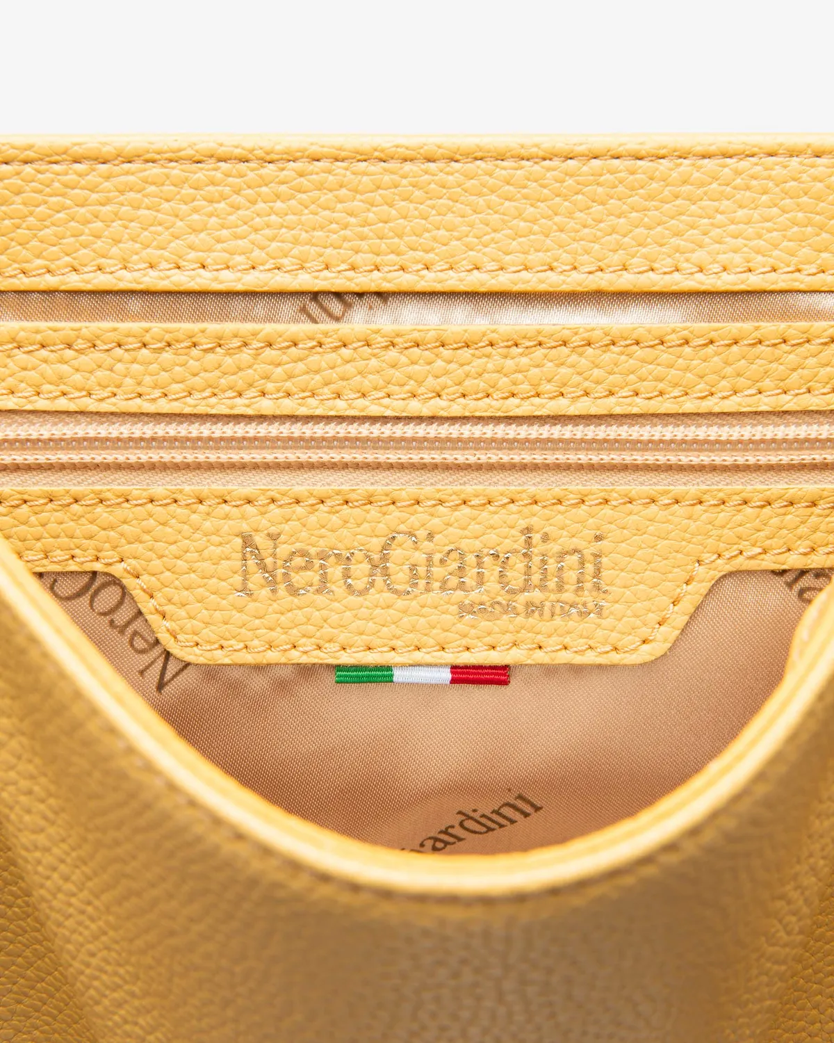 Geanta Crossbody Dama NeroGiardini Material Tehnic