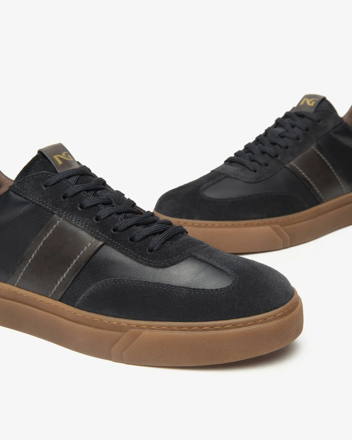 Sneakers barbati NeroGiardini piele intoarsa bleumarin