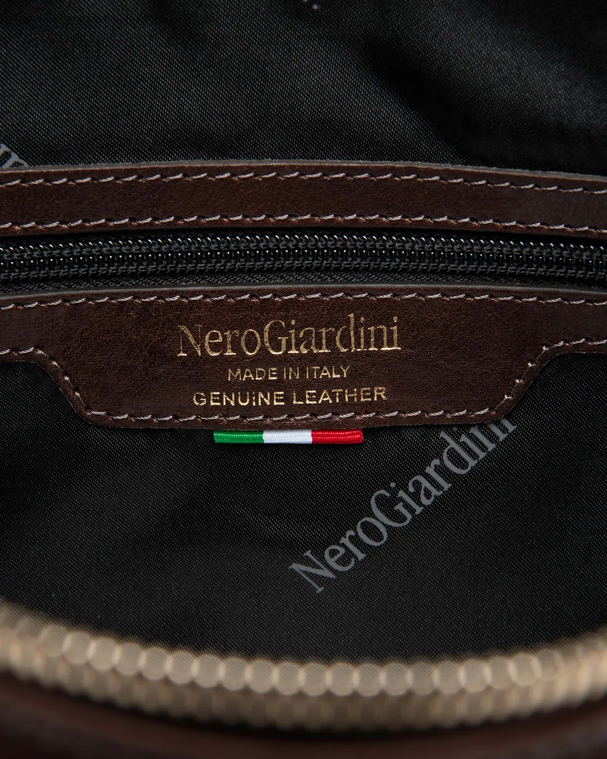 NeroGiardini geanta hobo piele cu ciucuri