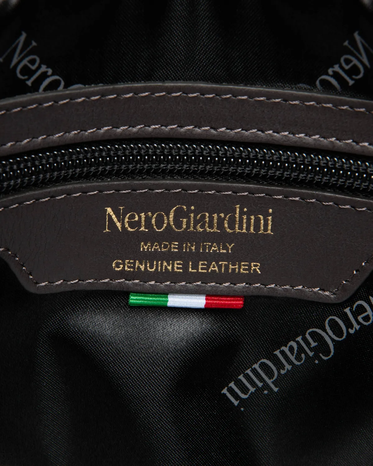 NeroGiardini geanta piele dama bowler ciucuri