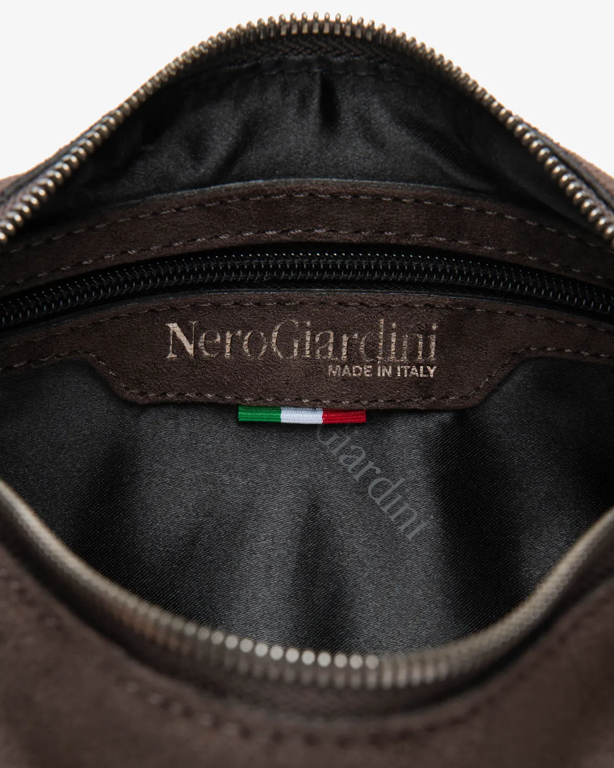 Geantă crossbody damă NeroGiardini piele întoarsă toamnă-iarnă