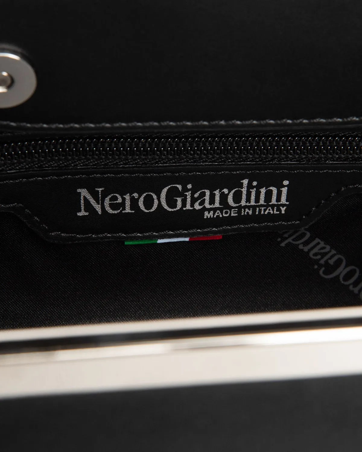 NeroGiardini Premium Collection plic dama material tehnic