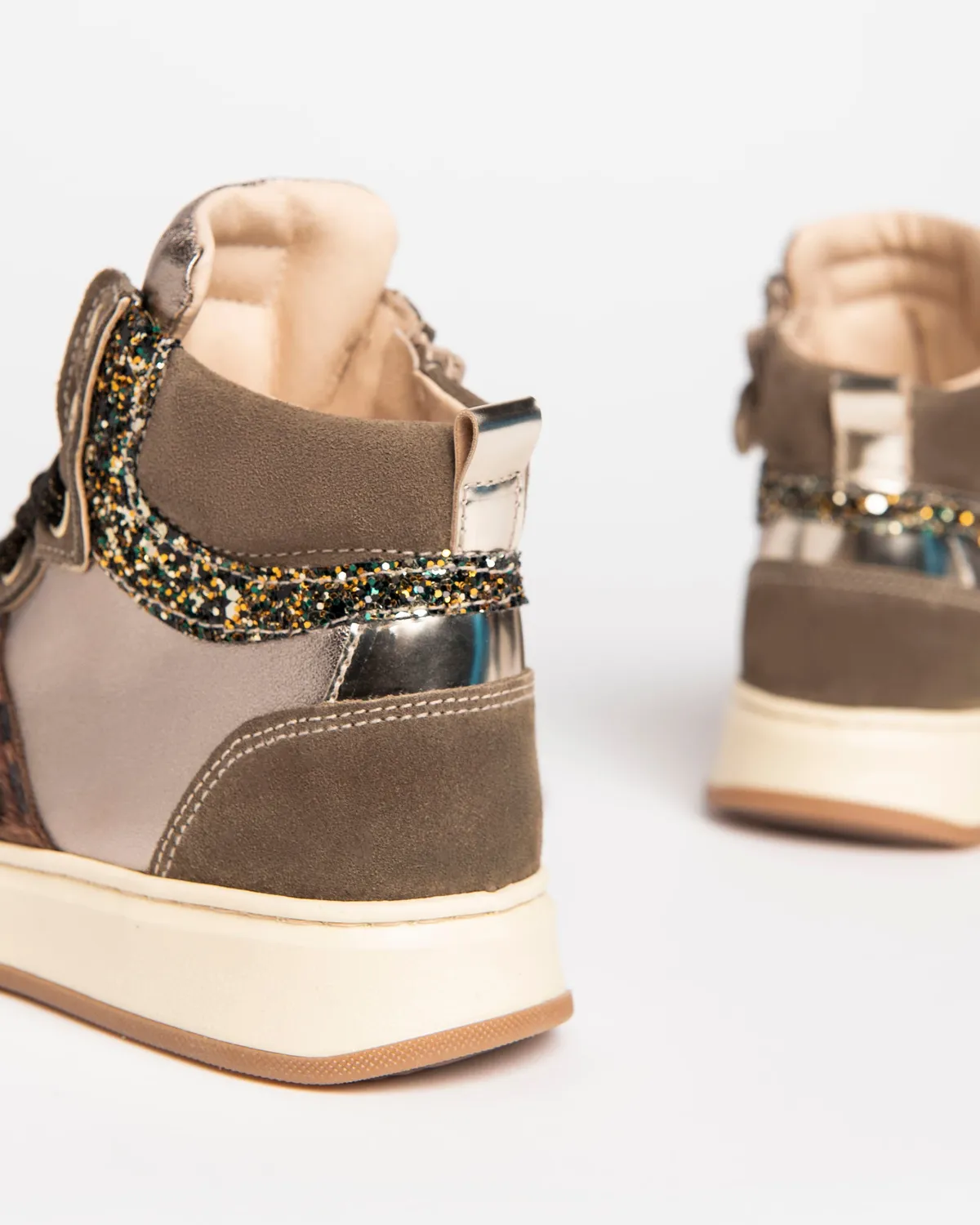 NeroGiardini sneakers fete piele intoarsa cu branț DryGo