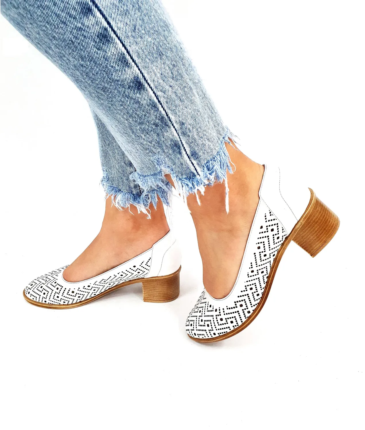 Catinca Shoes T14 A pantofi dama piele naturala albi perforati