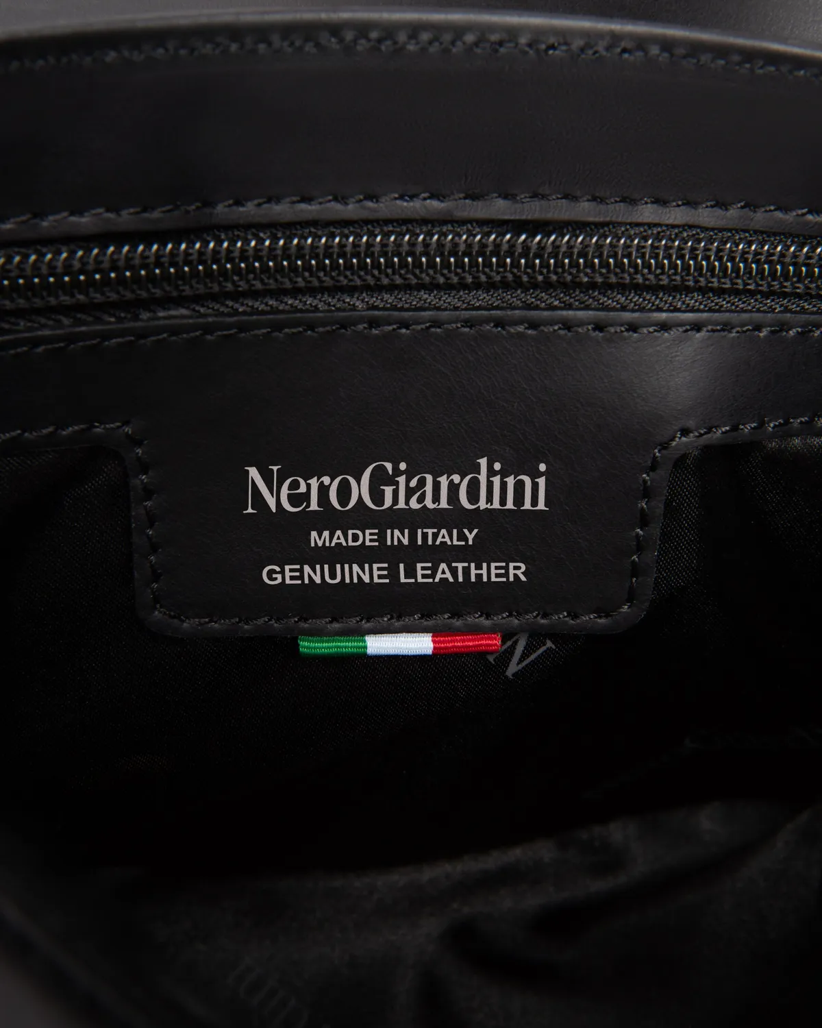 NeroGiardini geanta crossbody dama piele de umar