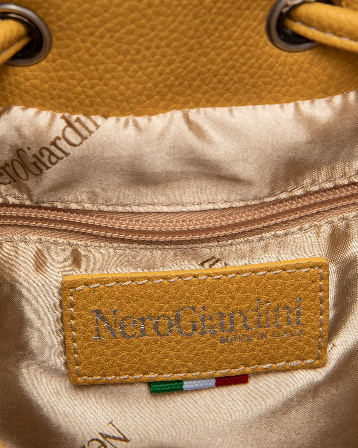NeroGiardini geanta bucket dama pai si stofa