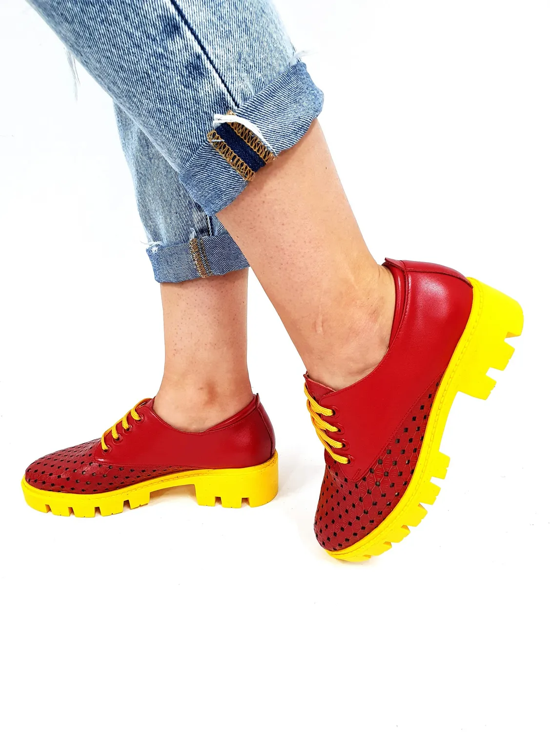 Catinca Shoes XP5 R pantofi dama piele rosu perforati