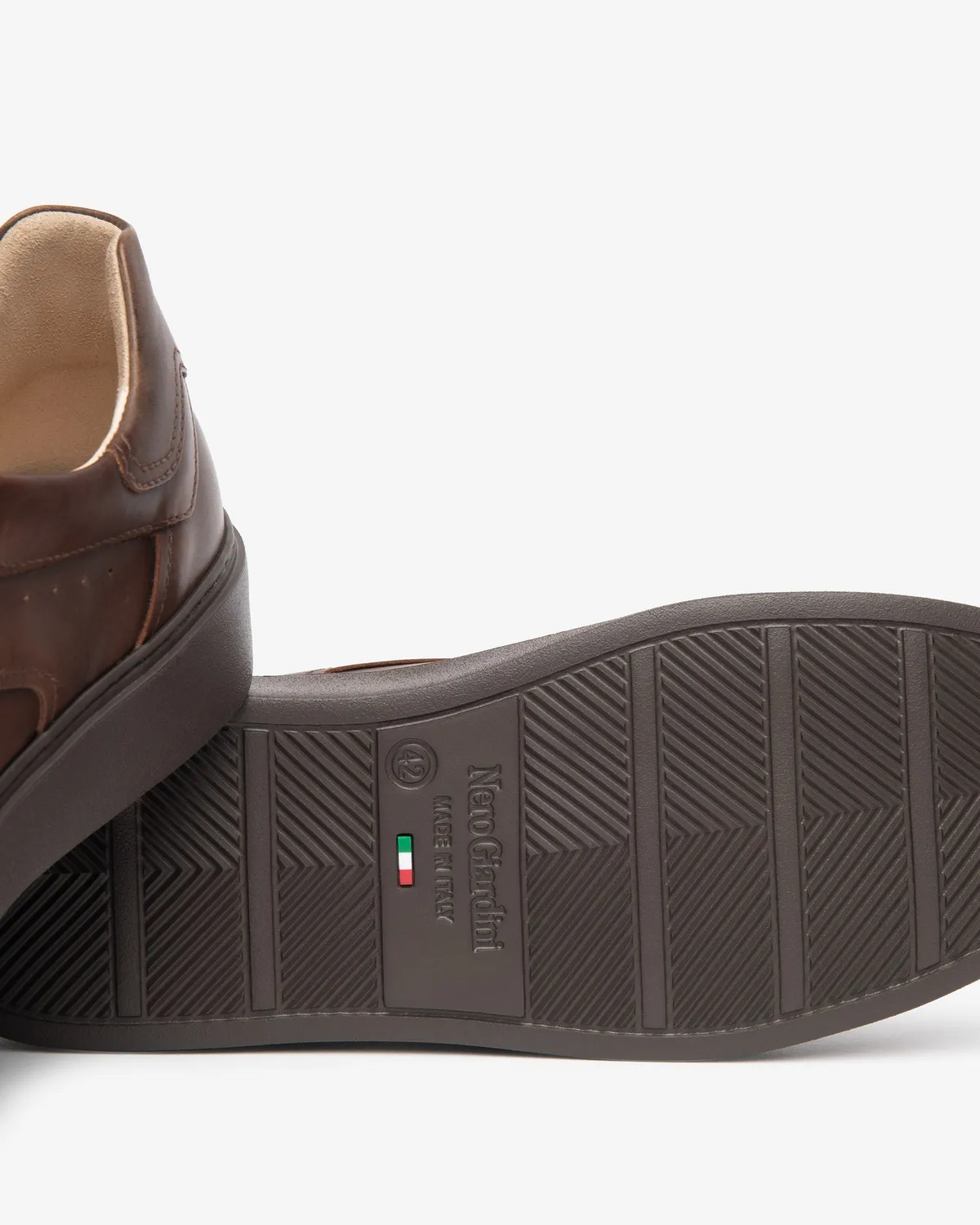 NeroGiardini Sneakers piele bărbați perforații