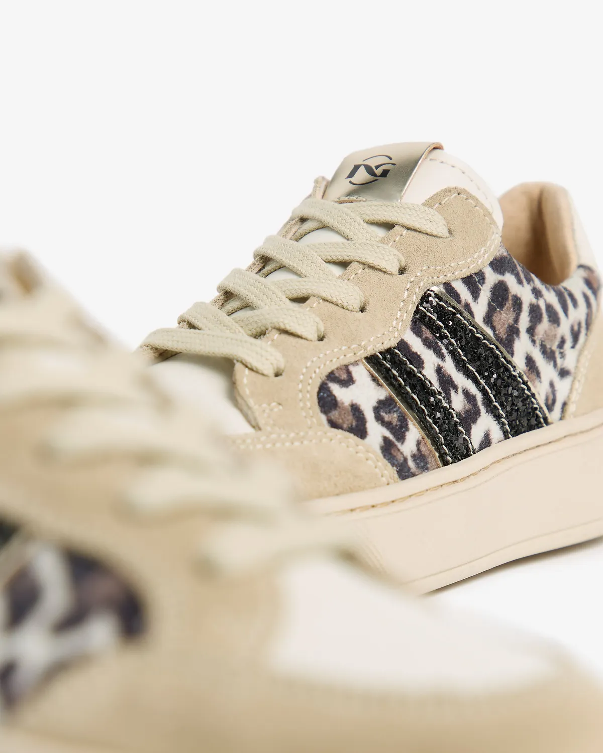NeroGiardini Teen sneakers fete piele intoarsa usoare
