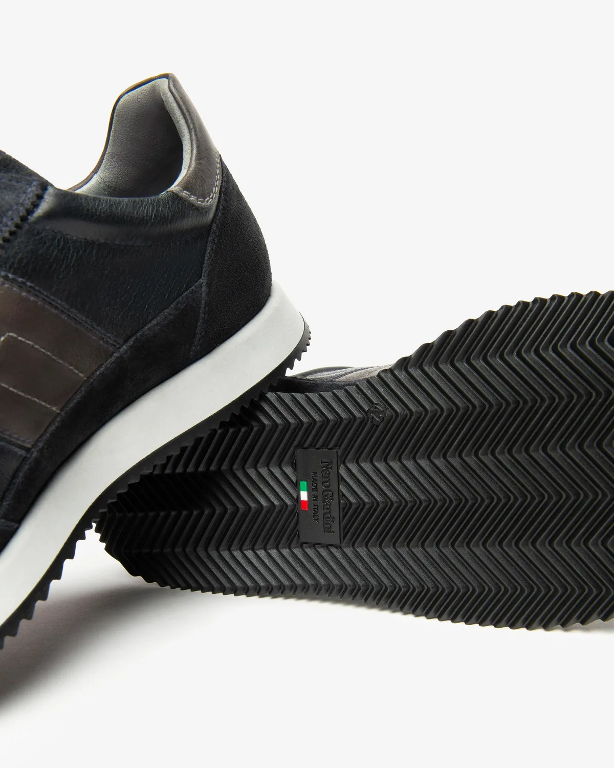 Sneakers piele barbati NeroGiardini piele intoarsa