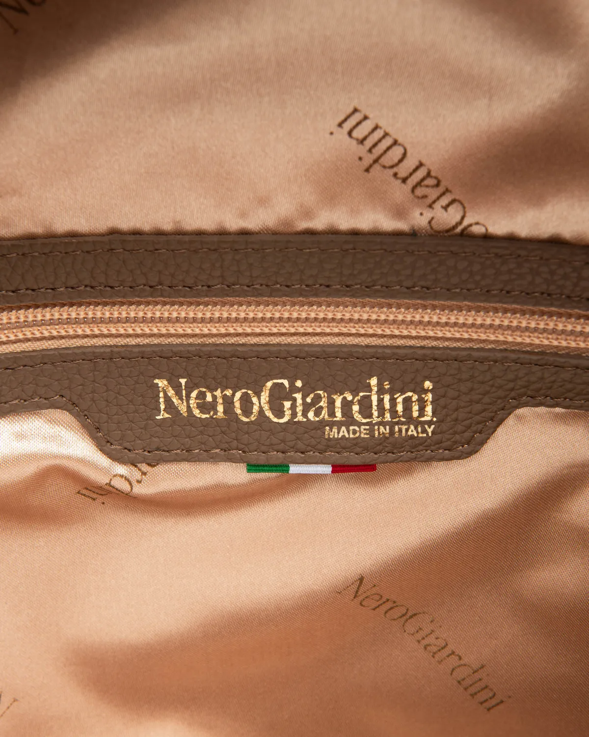 NeroGiardini rucsac dama material tehnic mic