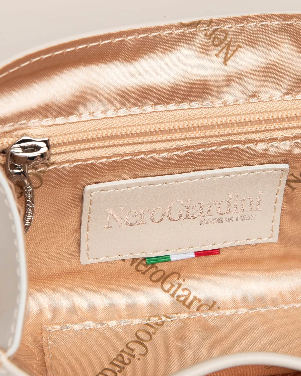NeroGiardini Premium Collection plic damă unică de ocazie