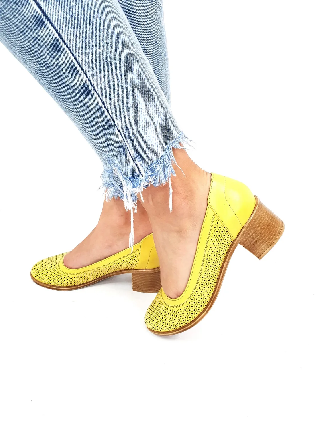 Catinca Shoes T2 G pantofi perforati piele galben