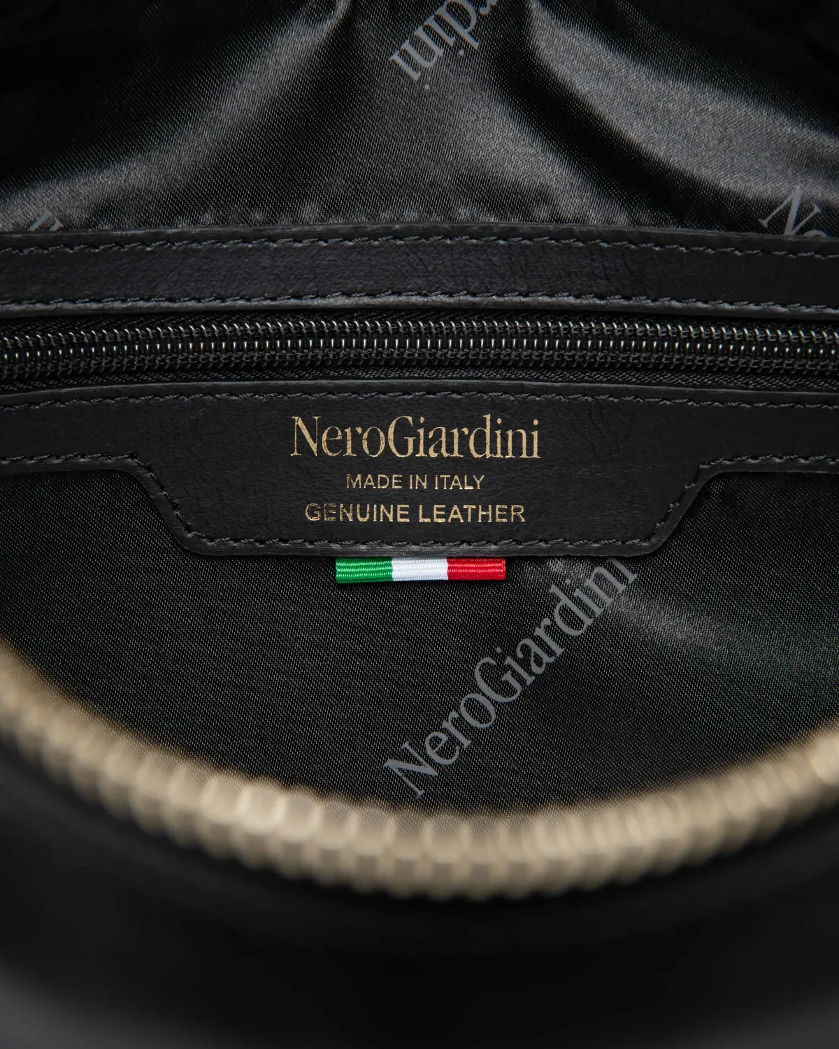 NeroGiardini Hobo geanta dama piele cu ciucuri