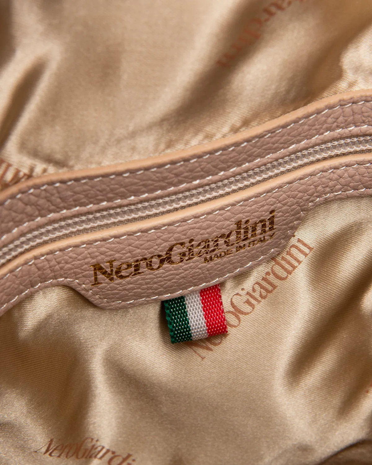 NeroGiardini geanta dama piele bucket cu logo