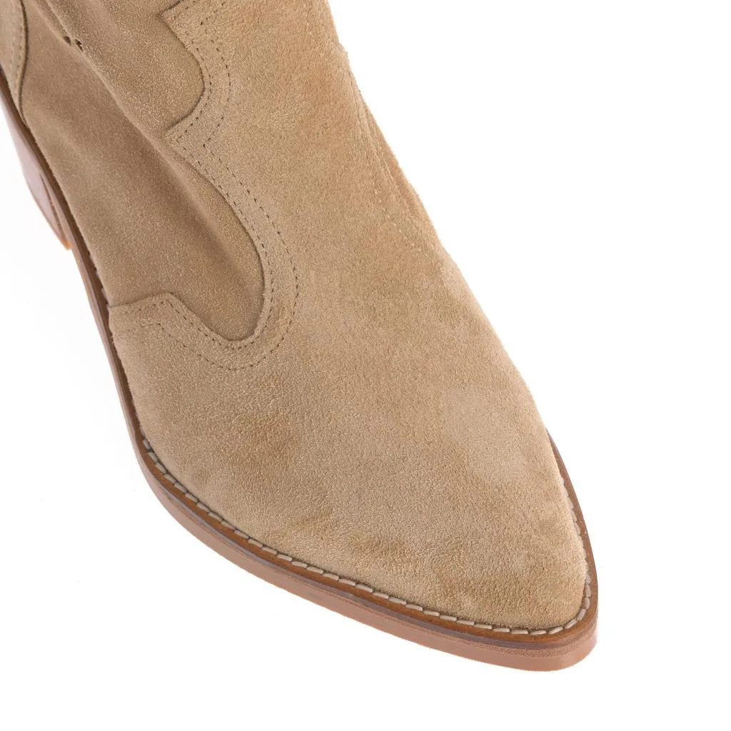 Ana Urbana Antonia ciocate velur camel