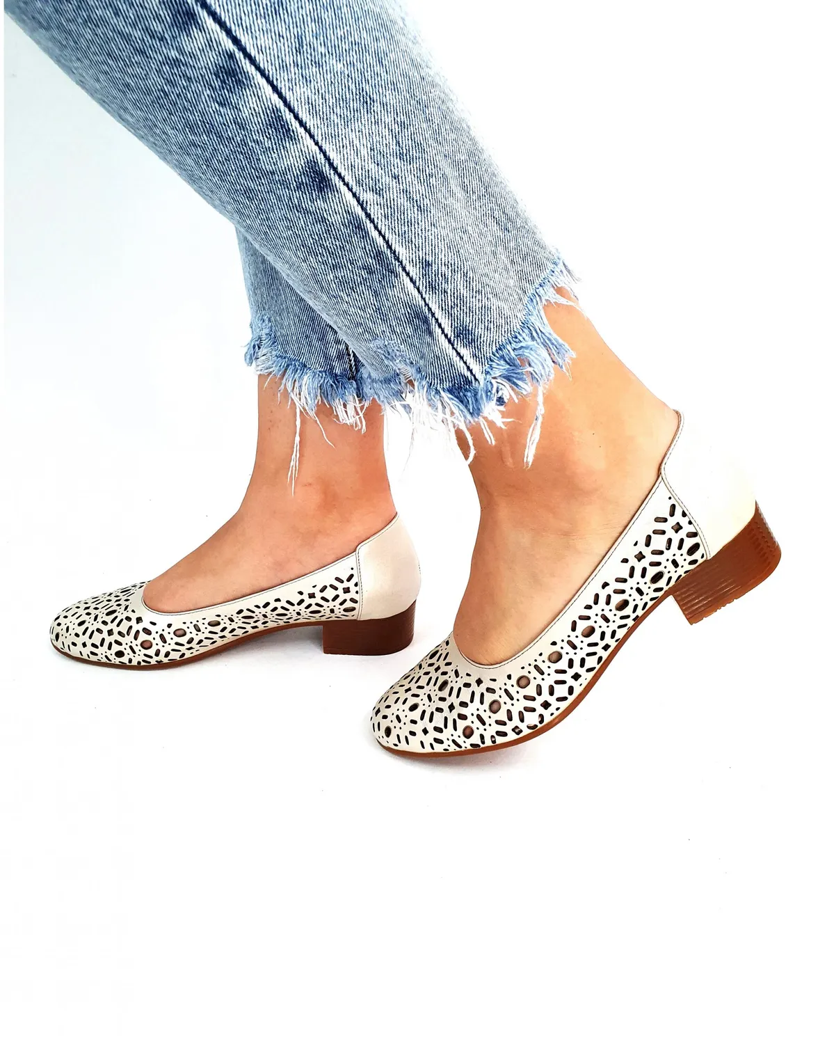 Catinca Shoes T10 BJ pantofi dama piele bej perforati