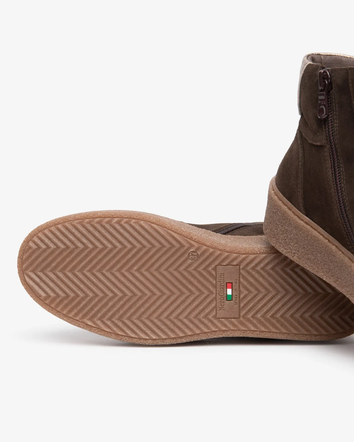 NeroGiardini Sneakers piele intoarsa high-top cu platforma