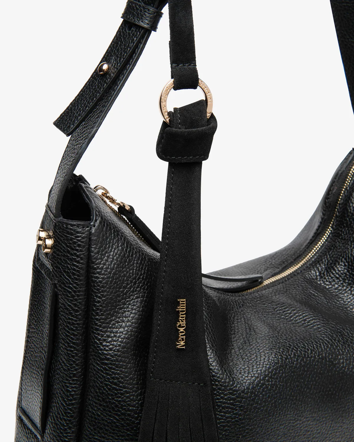 Geanta hobo NeroGiardini piele cu ciucuri eleganta