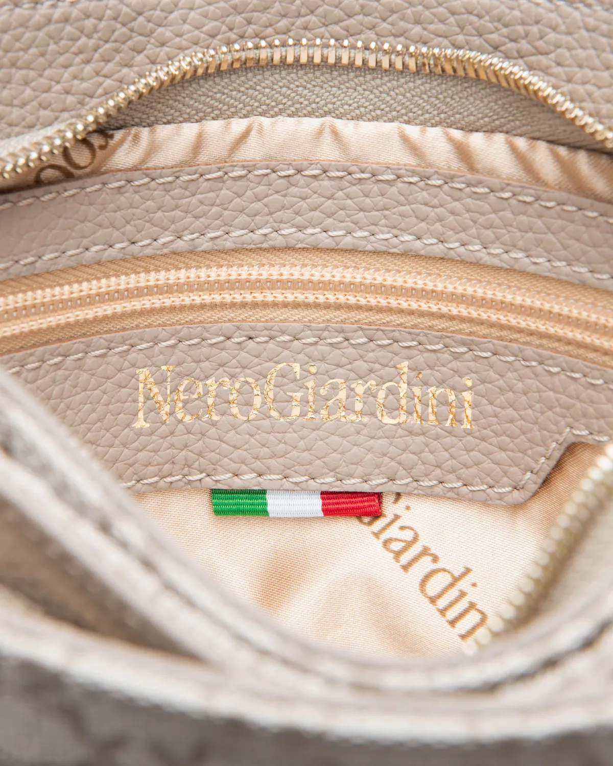 Geantă crossbody damă NeroGiardini material tehnic