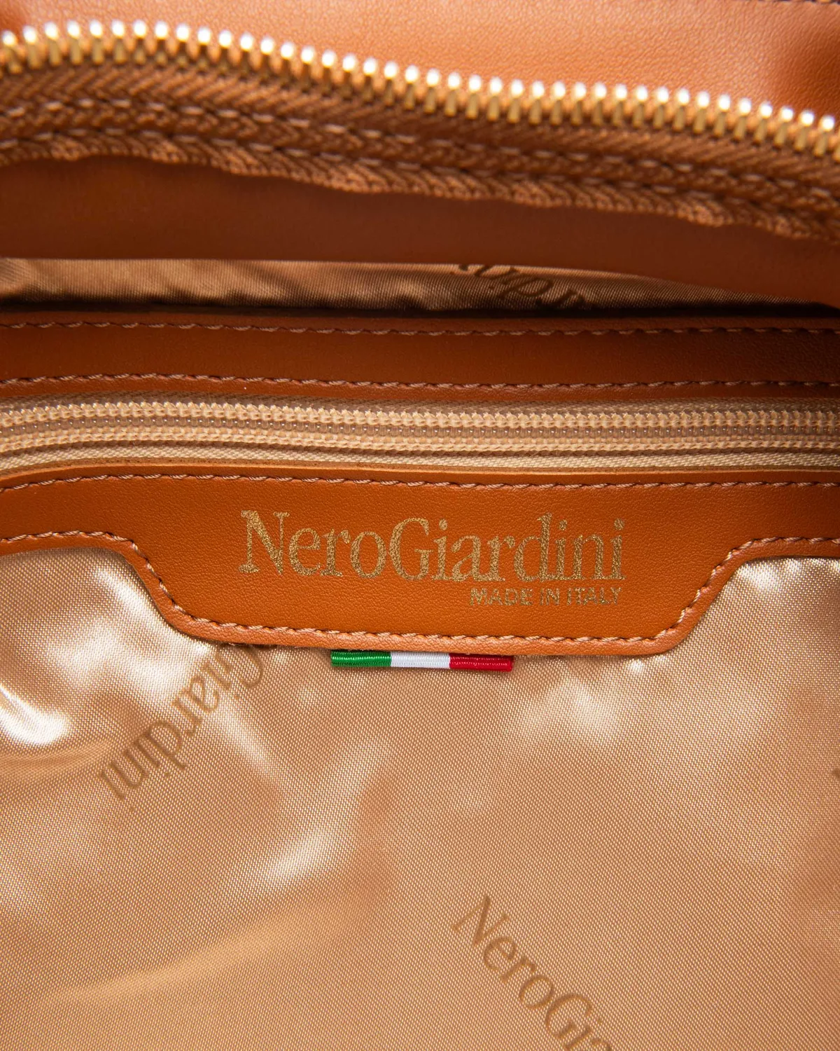 NeroGiardini geanta dama mana material tehnic eleganta