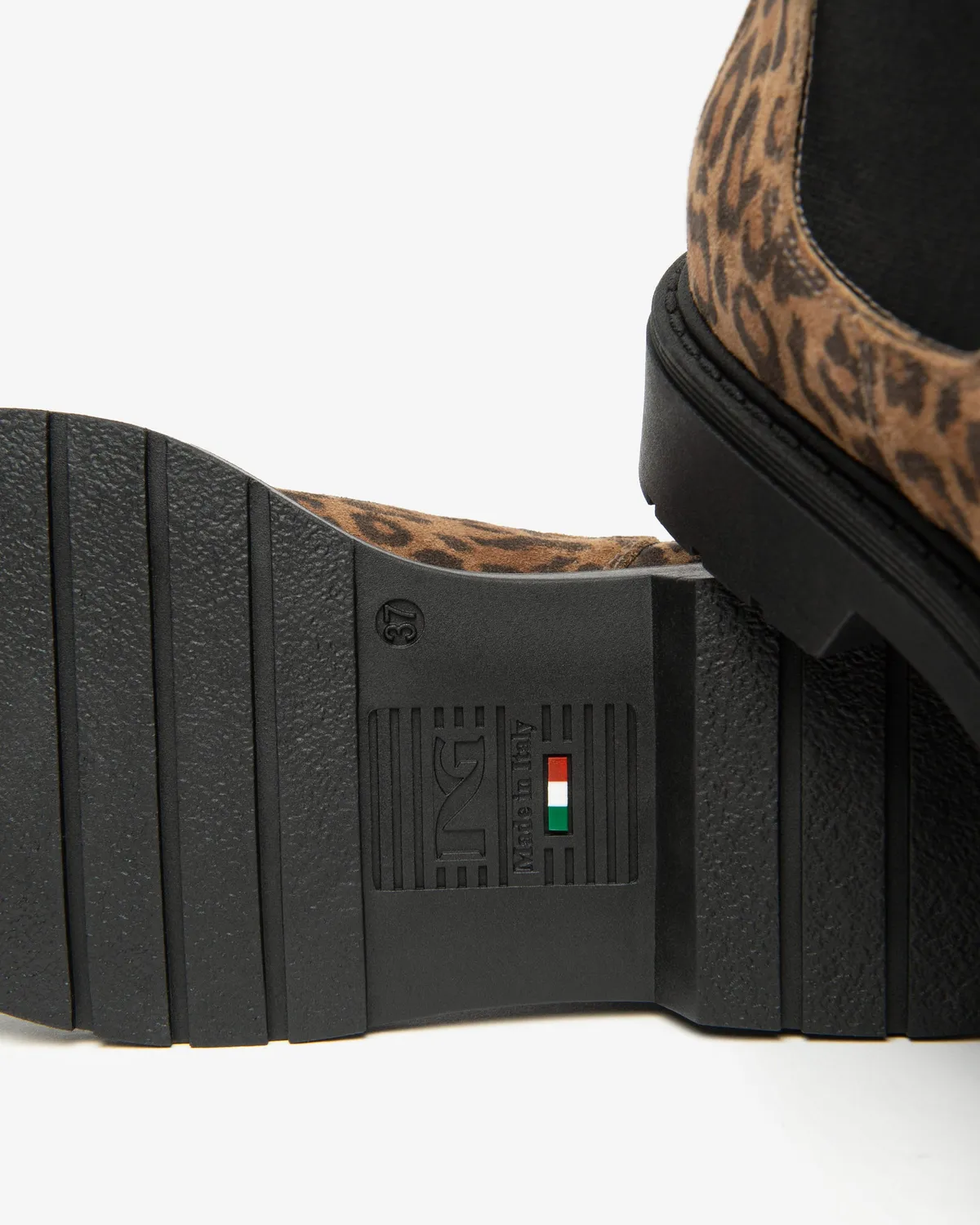 NeroGiardini botine chelsea piele intoarsa dama print