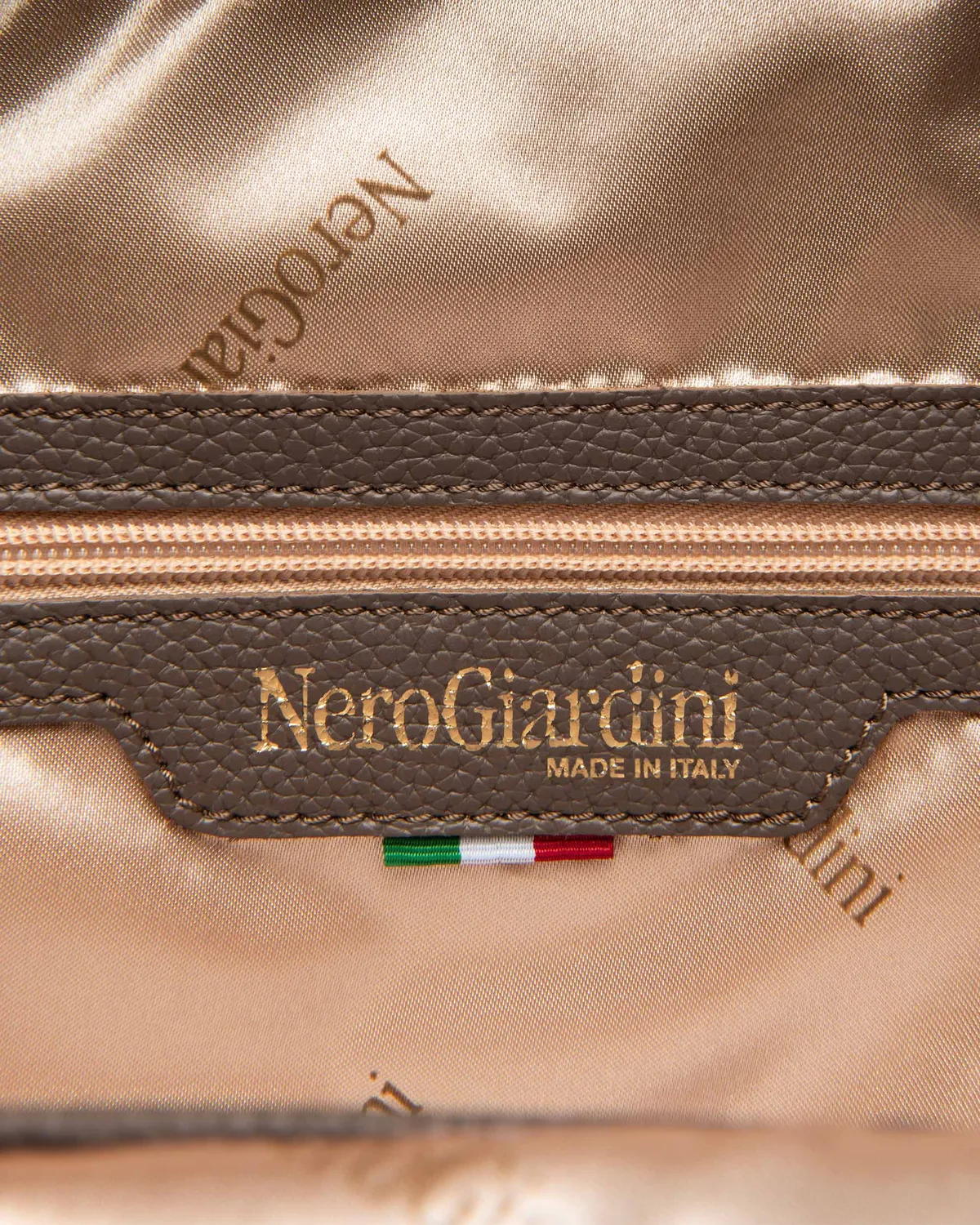 NeroGiardini Rucsac Mic Dama Material Tehnic Negru
