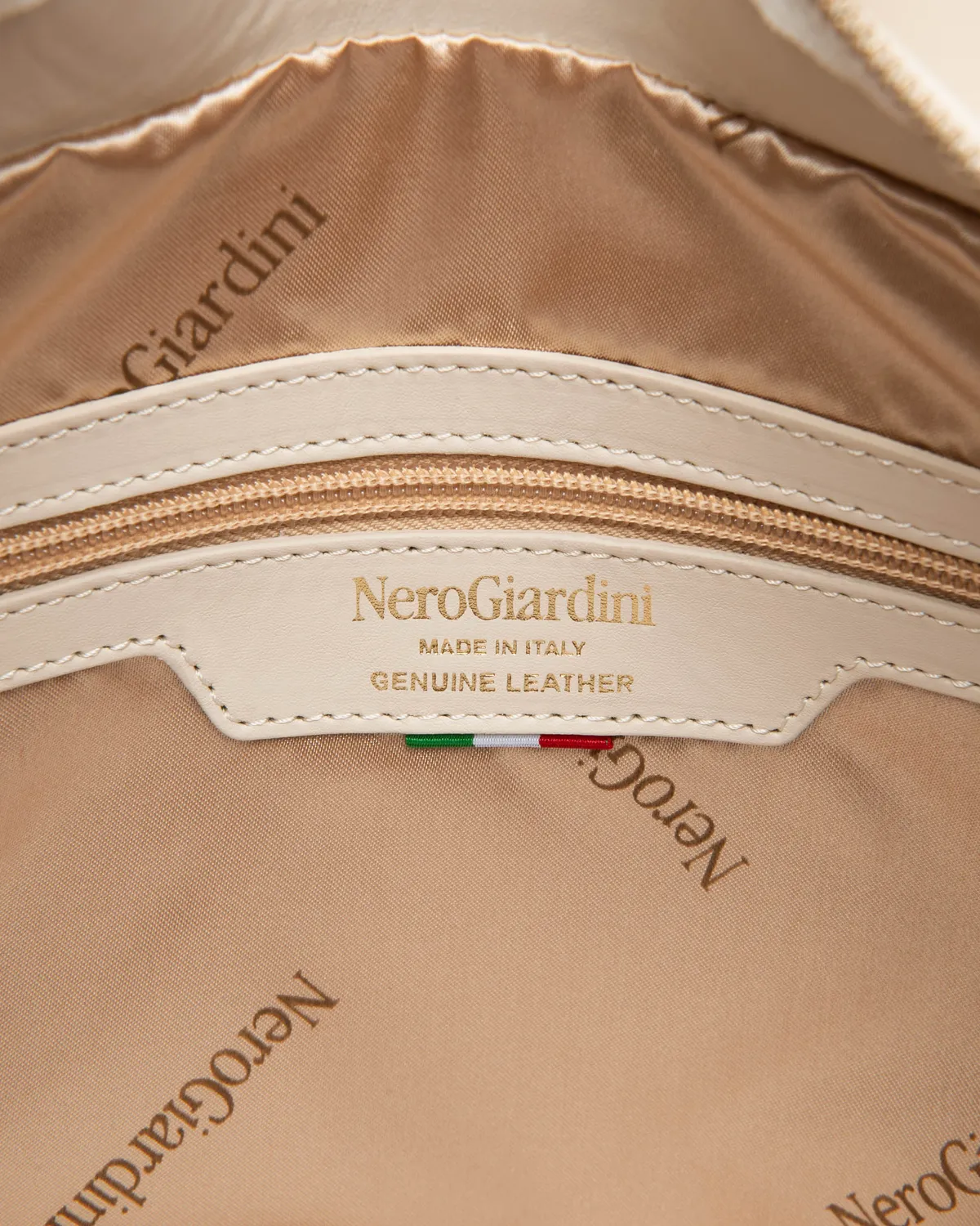 NeroGiardini Geanta hobo piele dama eleganta