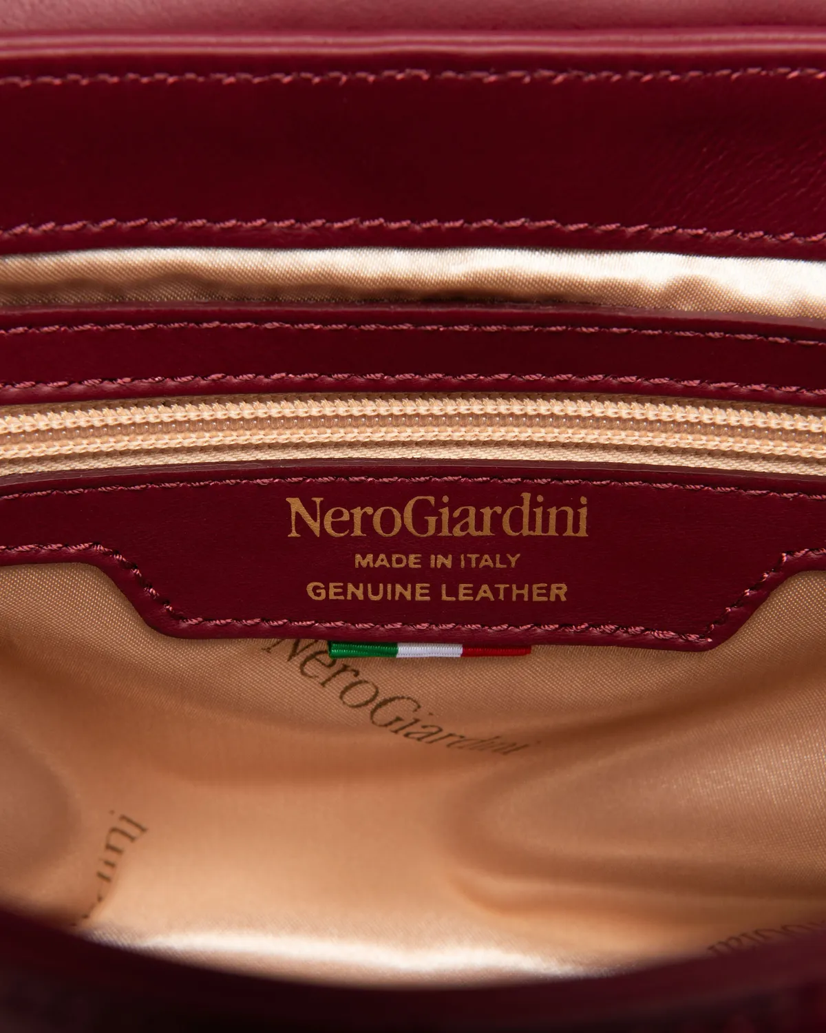 NeroGiardini geanta crossbody dama piele marime PZ