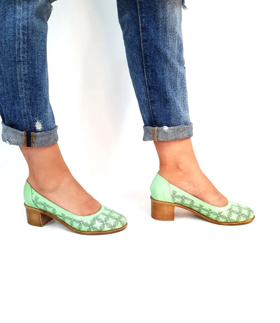 Catinca Shoes T13 VN pantofi piele perforati vernil