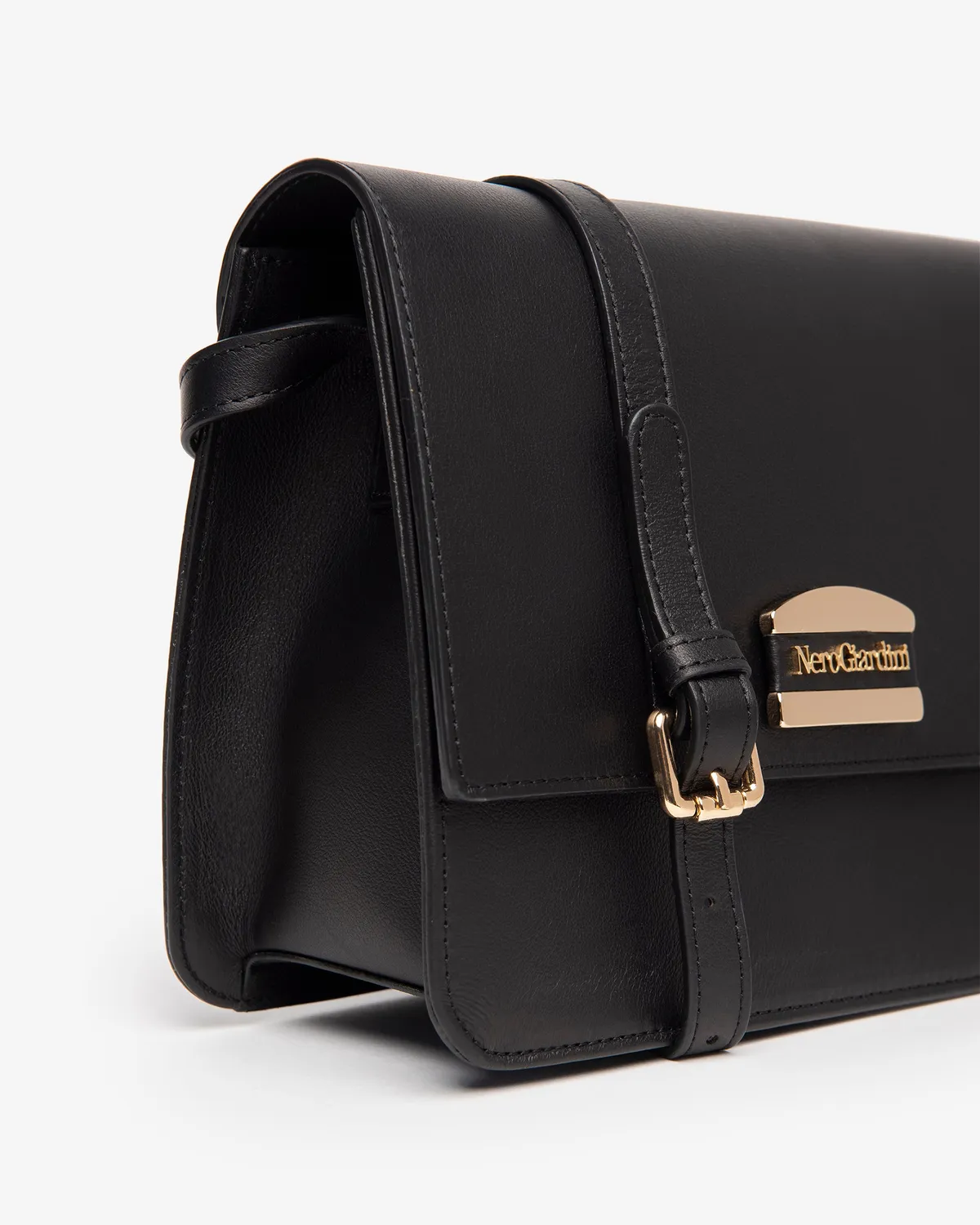 Geanta NeroGiardini crossbody piele naturala