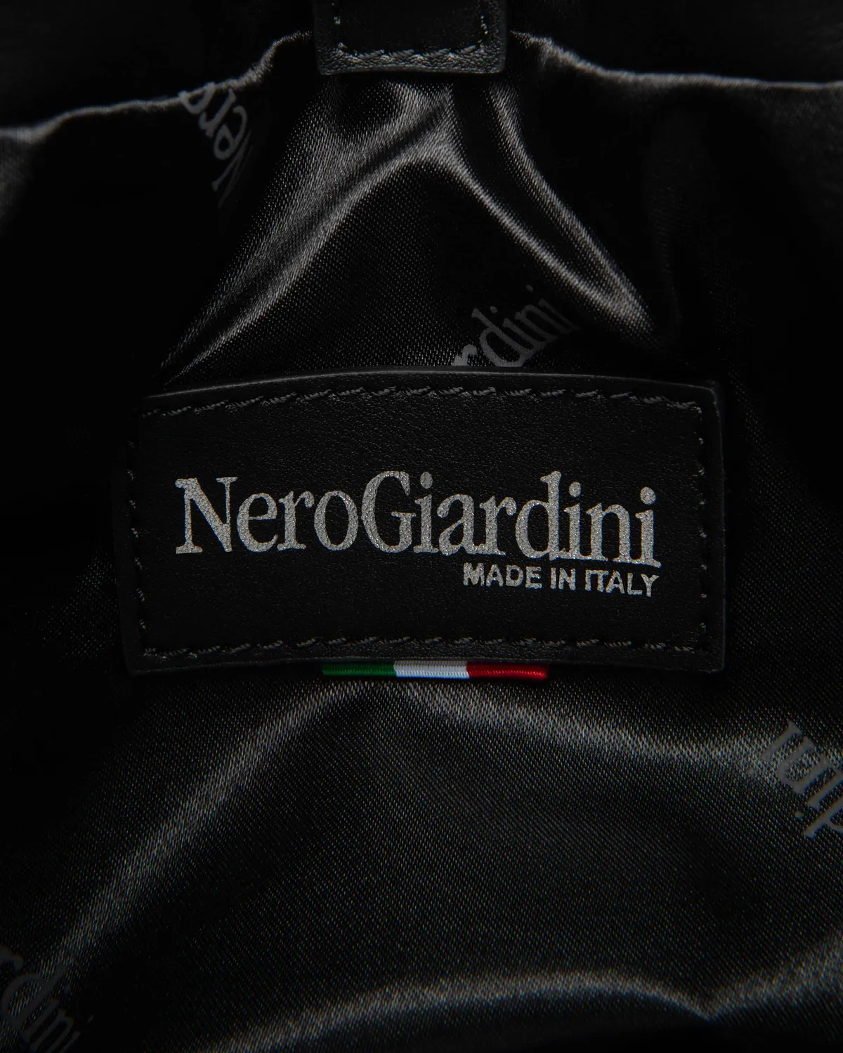 NeroGiardini geanta bucket dama material textil