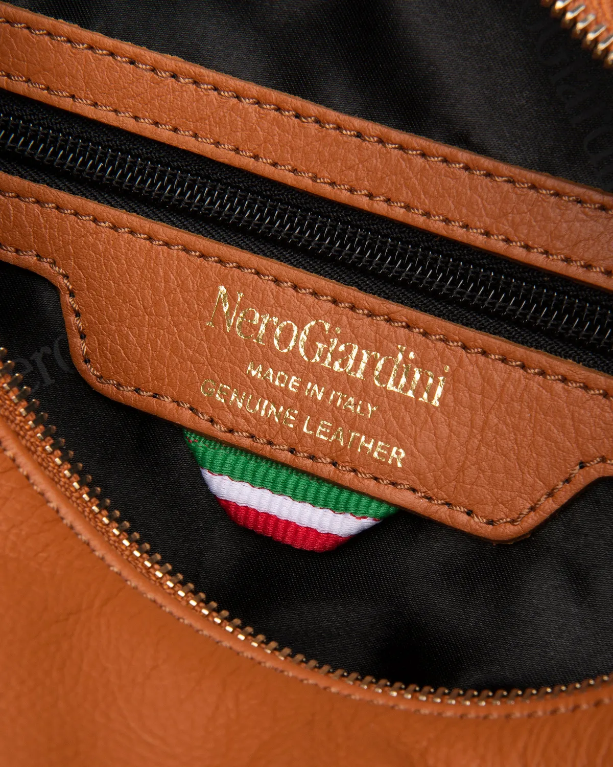 NeroGiardini geanta dama piele hobo semiluna
