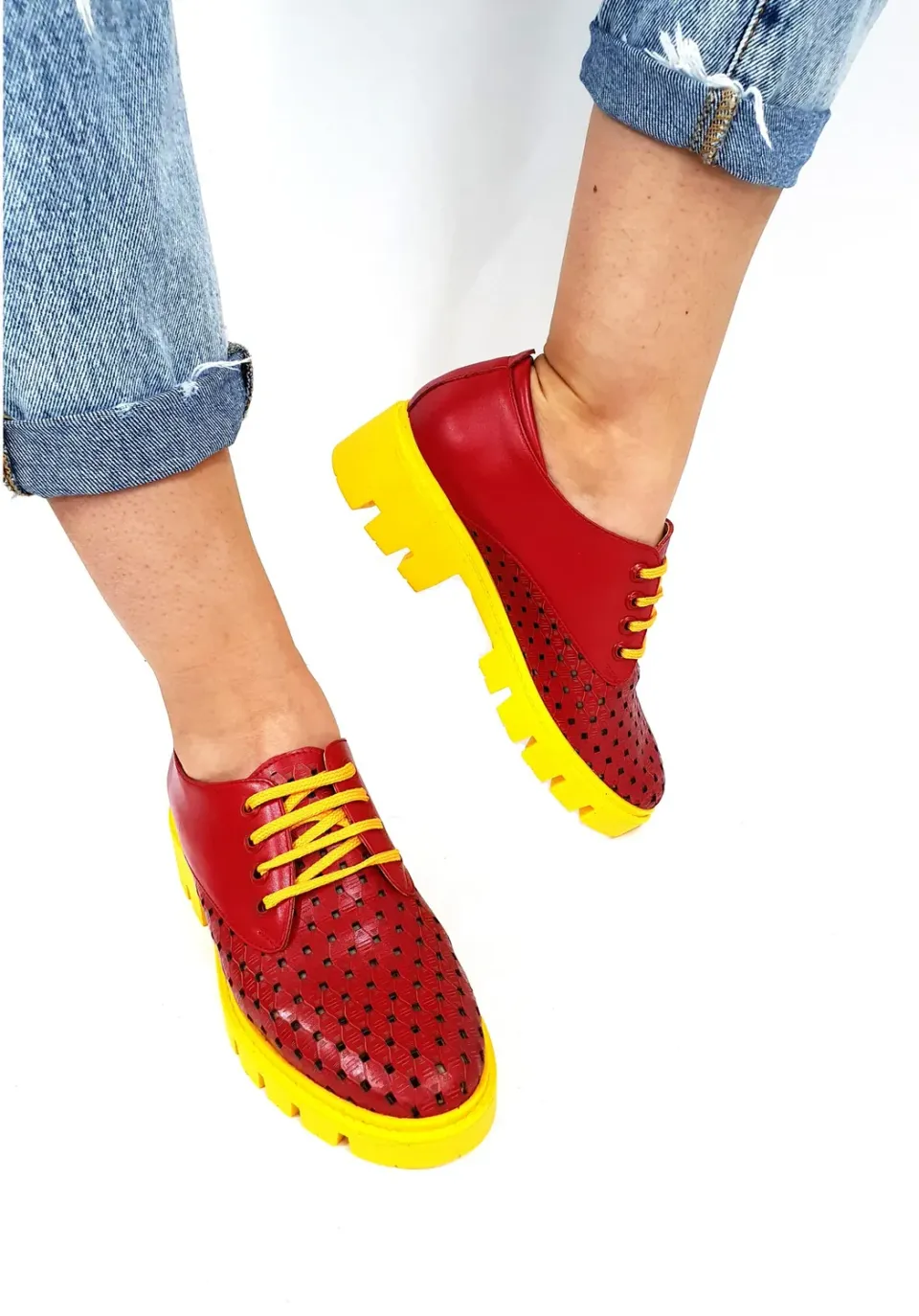 Catinca Shoes XP5 R pantofi dama piele rosu perforati