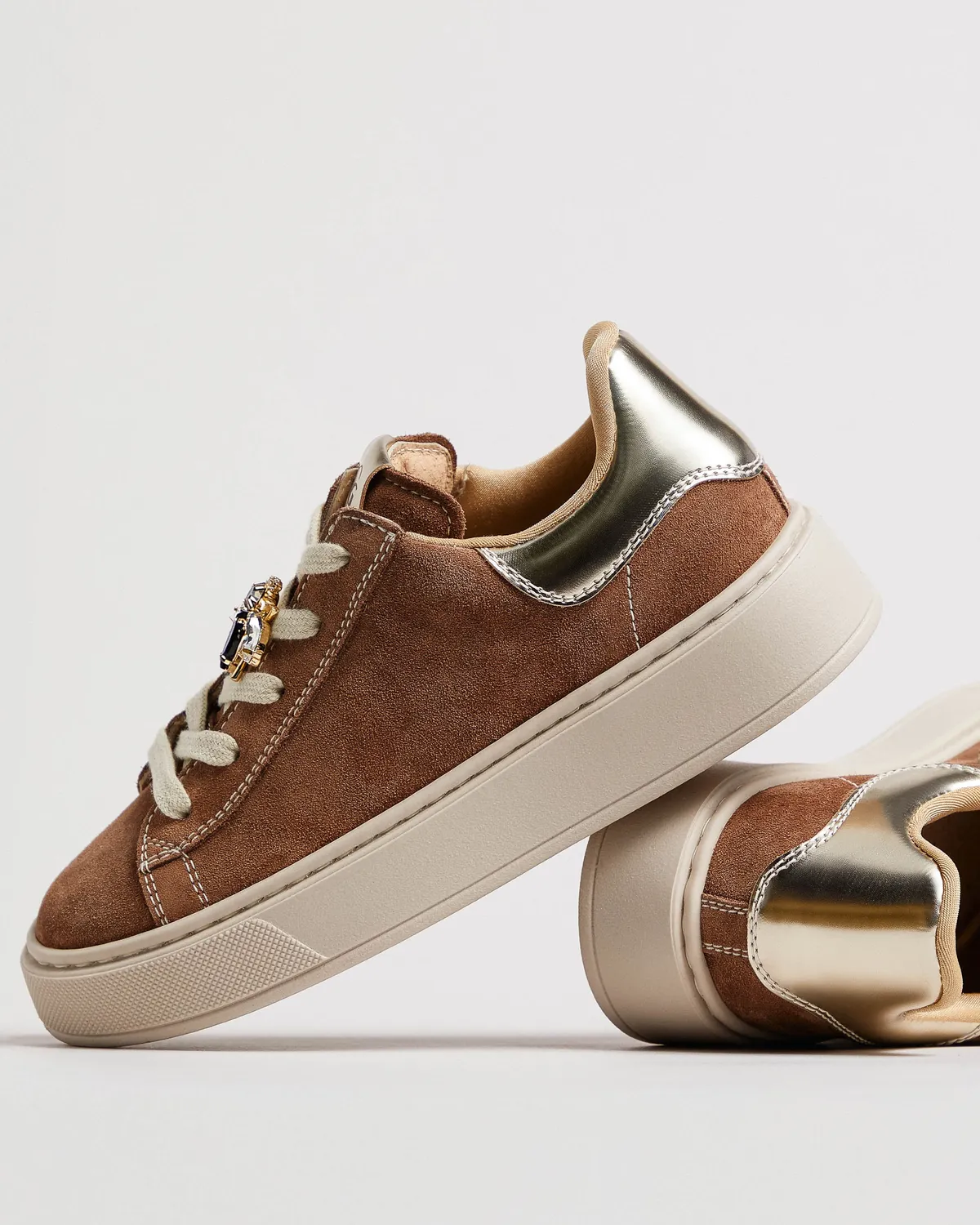 NeroGiardini sneakers fete piele intoarsa usoare