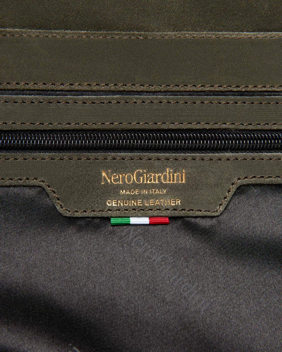 Geanta crossbody NeroGiardini piele dama marime unica