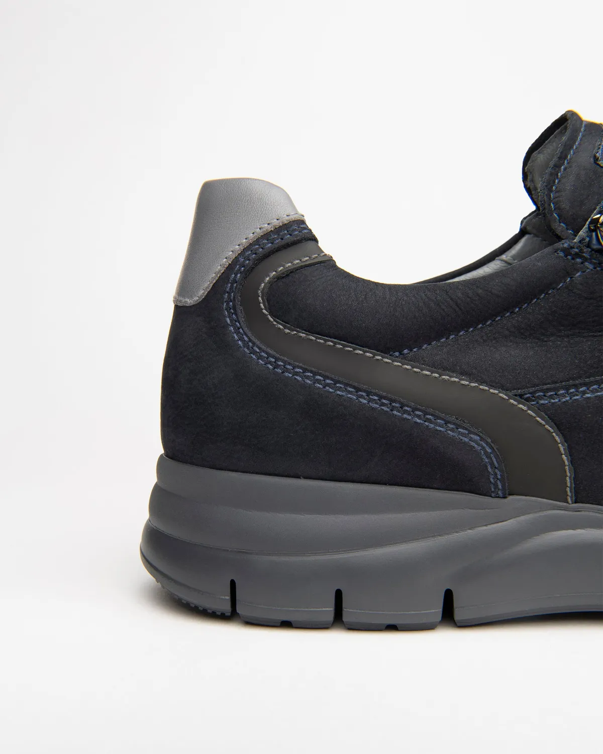 NeroGiardini sneakers barbati piele nabuk fermoar
