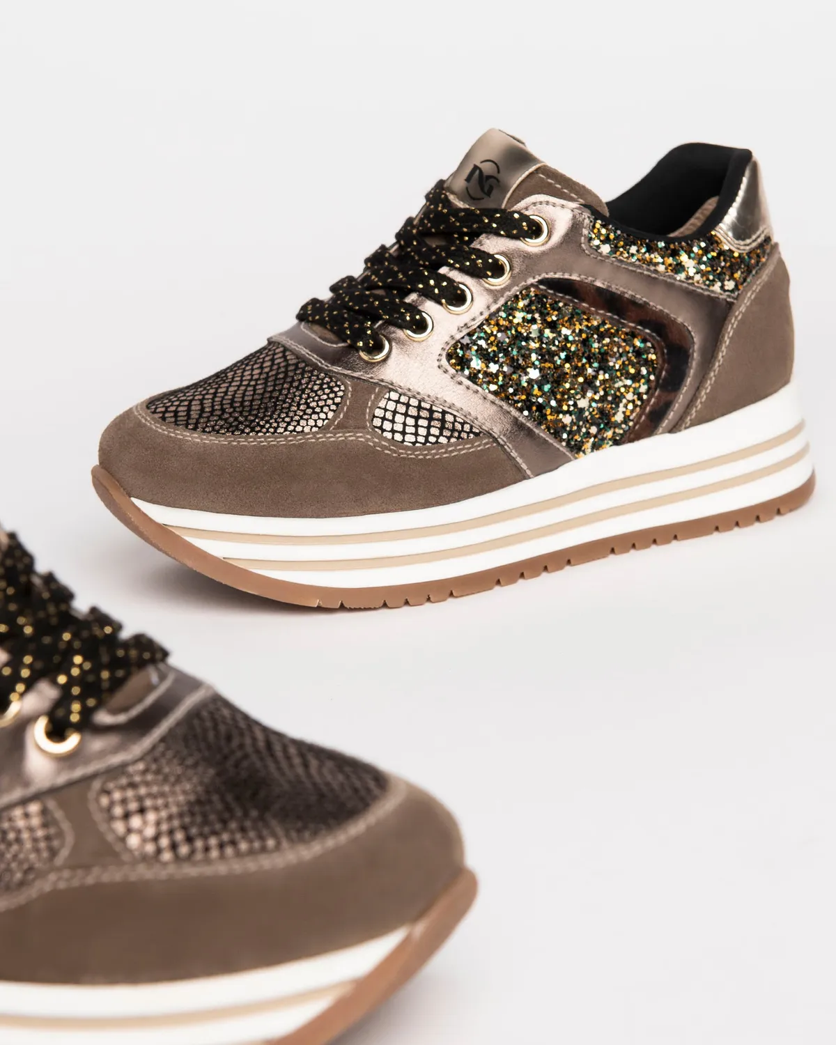 Sneakers fete NeroGiardini piele intoarsa