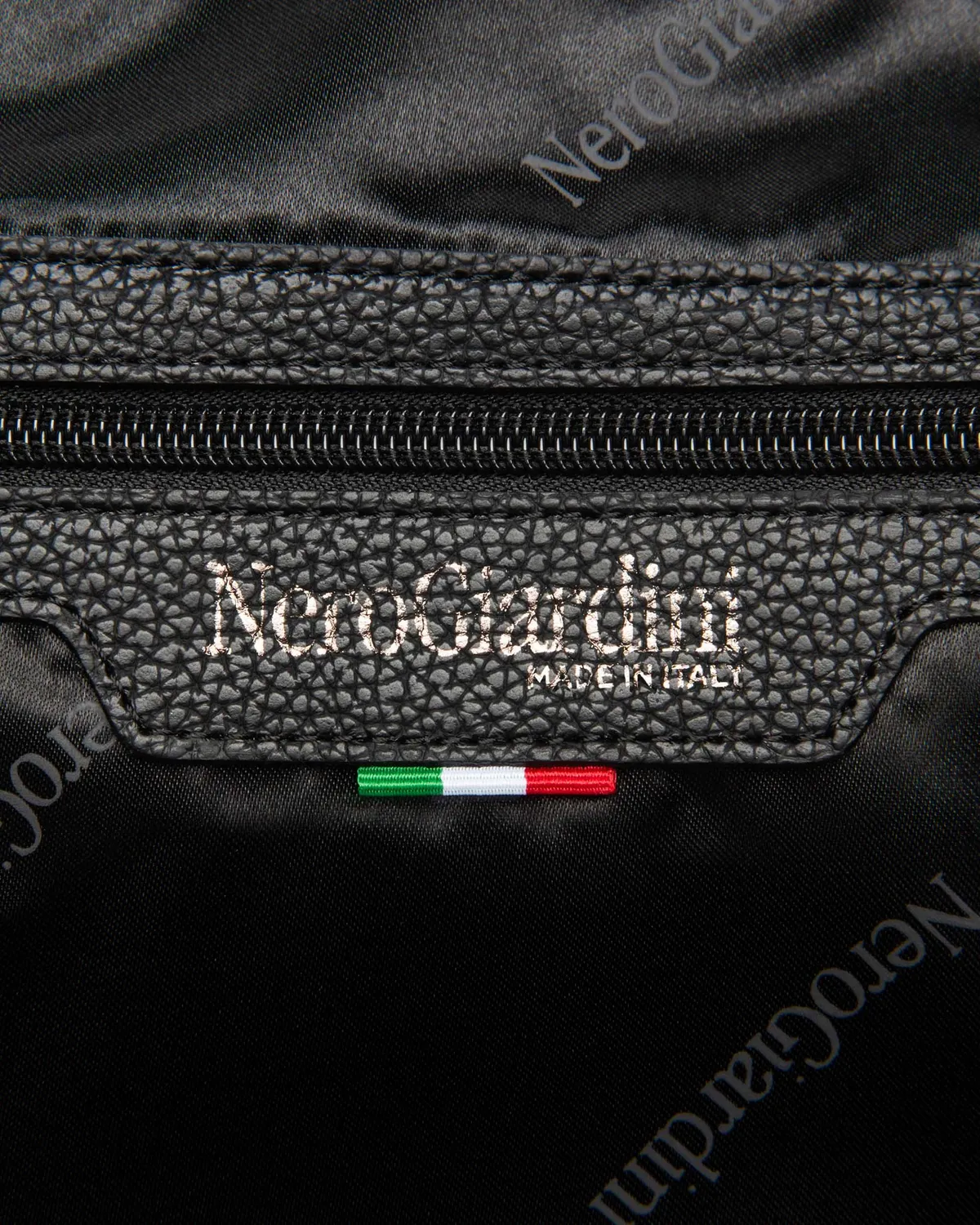 NeroGiardini borseta barbati material tehnic unica